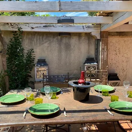 펜션 Jolie Maison - Place Des Lices A 350m