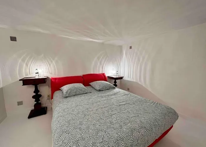 Дом отдыха Jolie Maison - Place Des Lices A 350m *